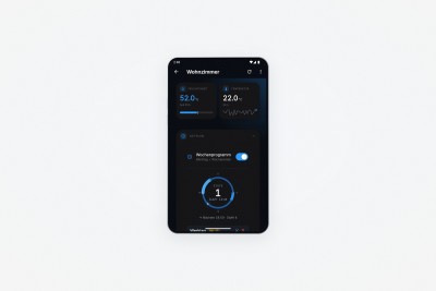 App-Ansicht mit Wochenprogramm für Werktag und Wochenende: aktuelle Stufe 1, Betriebsart Zuluft und nächste Schaltung um 18:00 auf Stufe 4. Vorschau, Early Access.